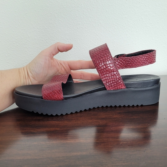 Snake Skin Platform Sandals V Leather Wide Straps Chunky Red Black Sz 39/9 - Picture 10 of 13